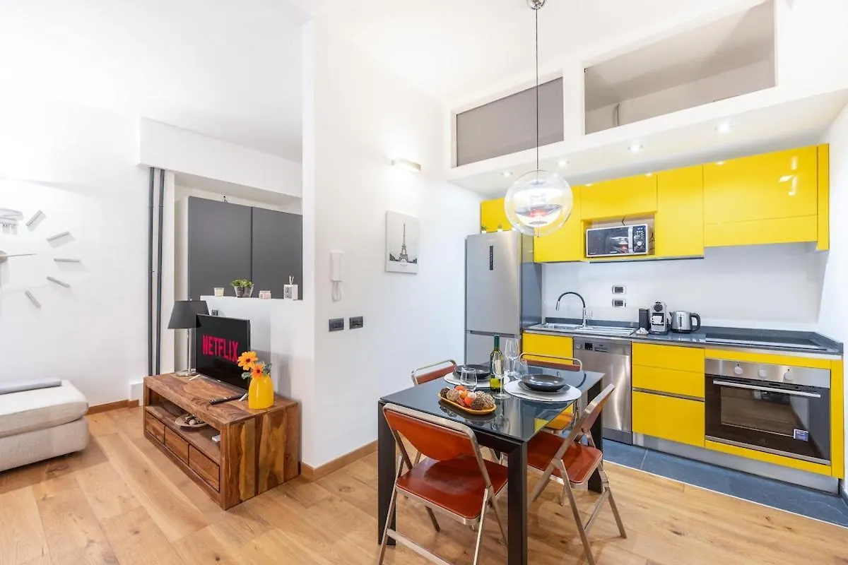 Design Apartment I Steps From Fair & Metro Milán 0*,