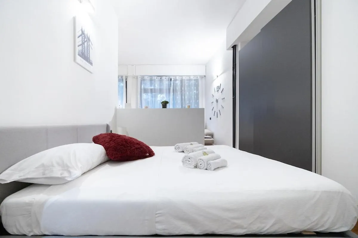 מילאנו Design Apartment I Steps From Fair & Metro